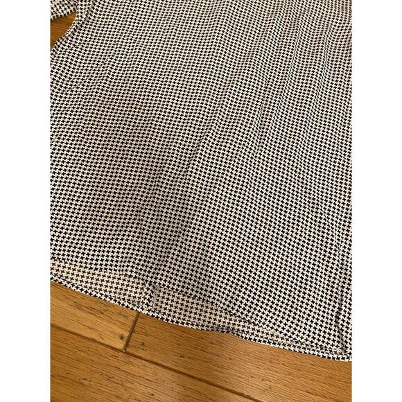 Zara Women's Black & White Houndstooth ruched Long-Sleeve Blouse size small - Picture 4 of 9